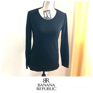 Banana Republic Long Sleeve Scoop Neck Tee
